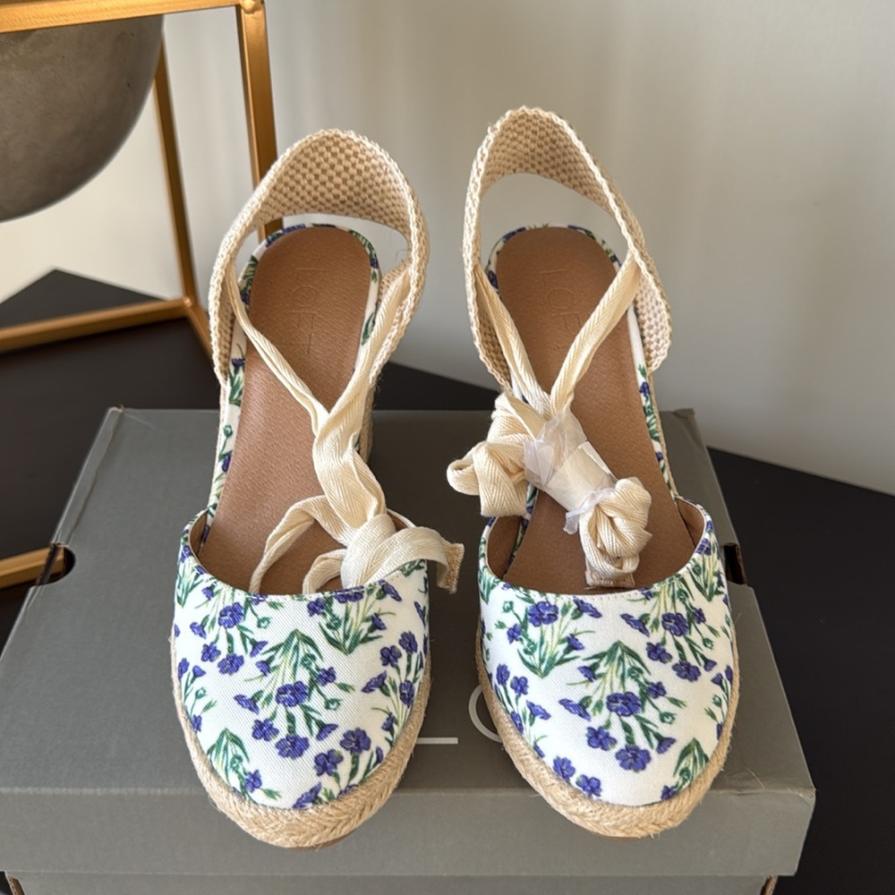 NWT Loft Espadrille Heel Floral Missy. Multi Color. Size: 5. - Picture 2 of 5